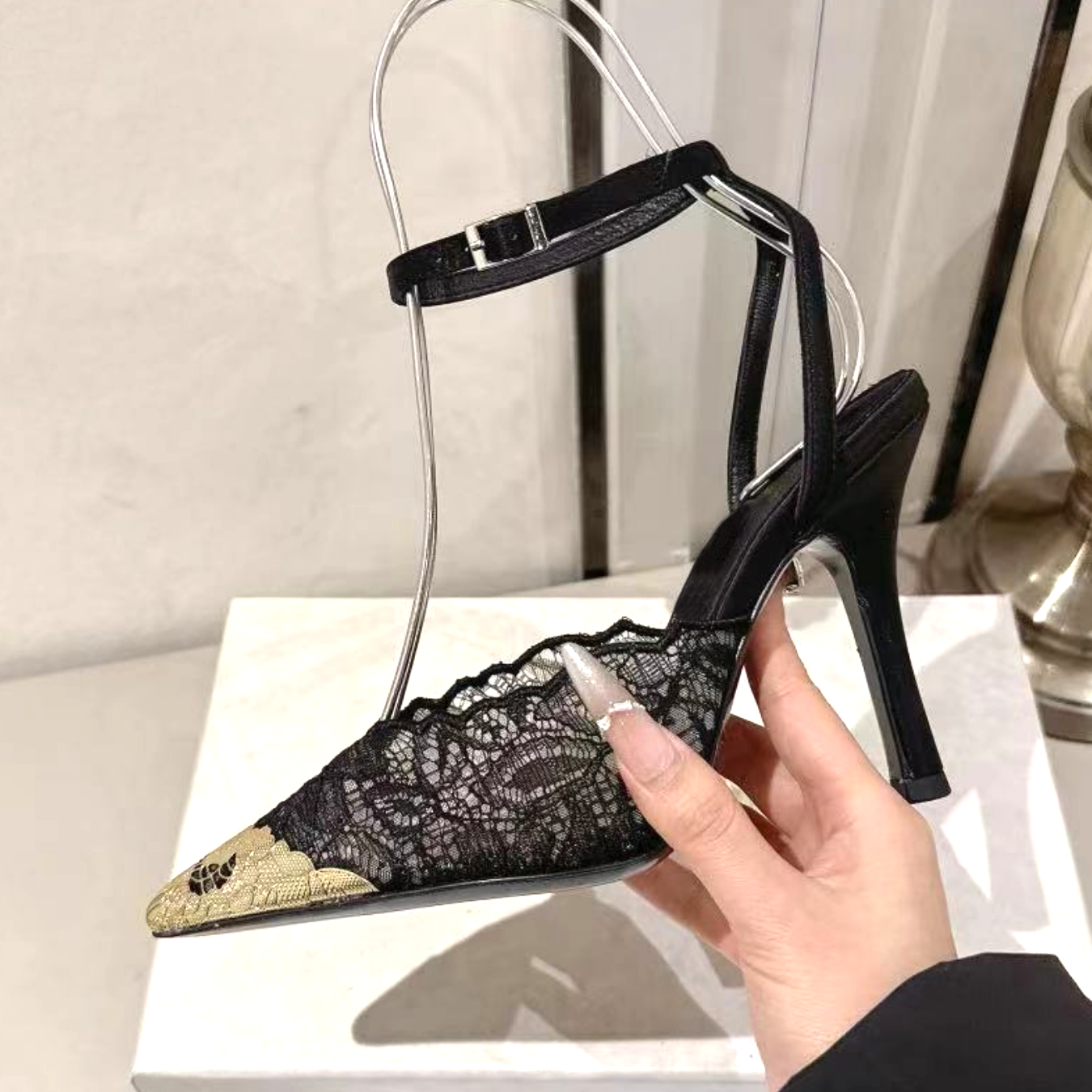 2026 Summer Trendy New Shiny F - Metallic Heel Sandal reseña y precio